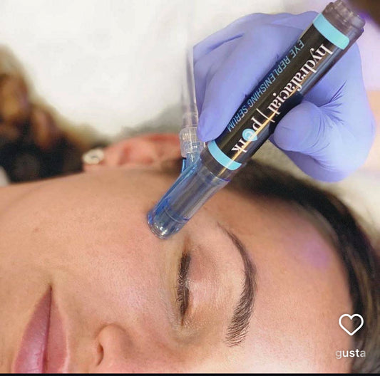 Hydrafacial específico en contorno de ojos con Perk eye